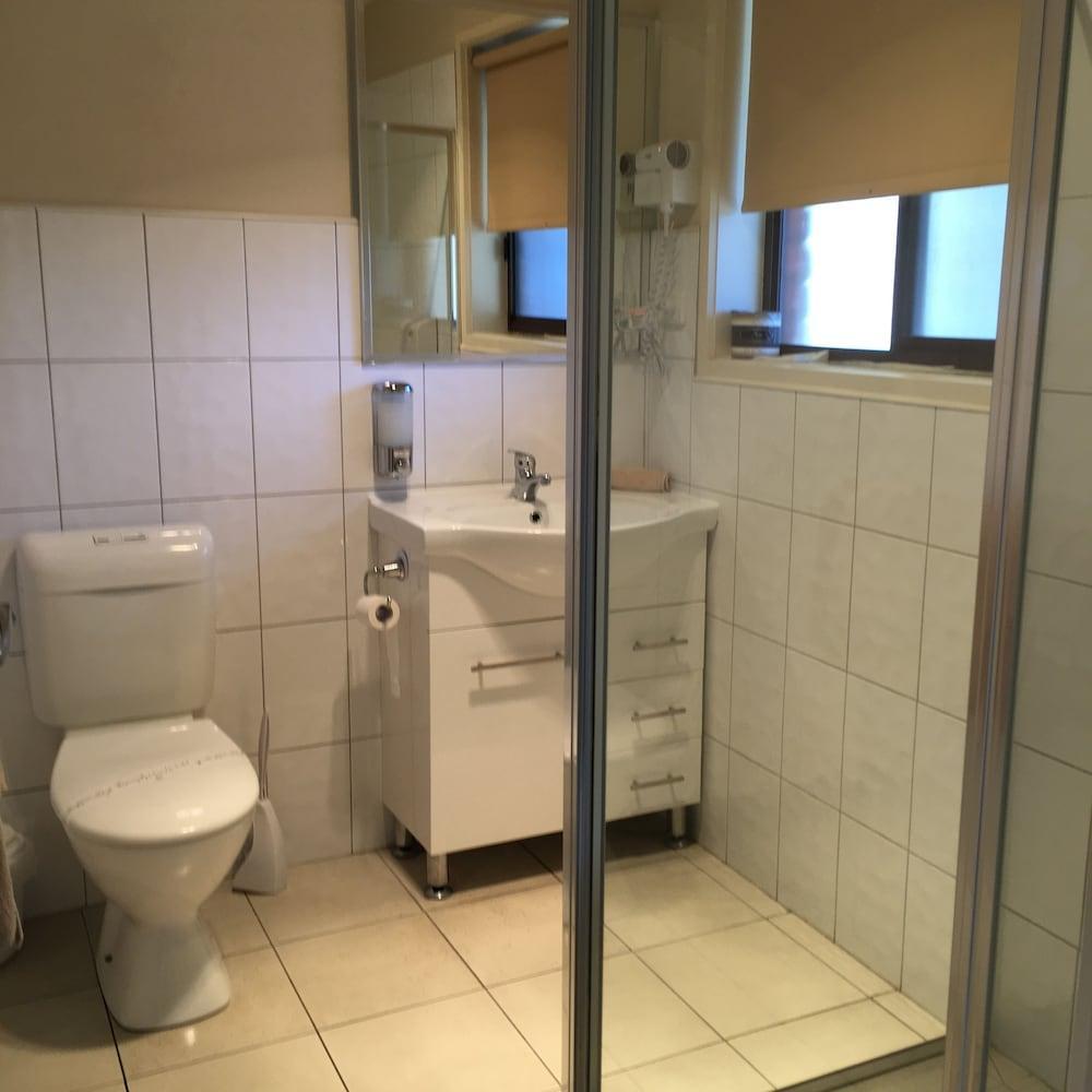 Melton Motor Inn And Apartments Екстер'єр фото