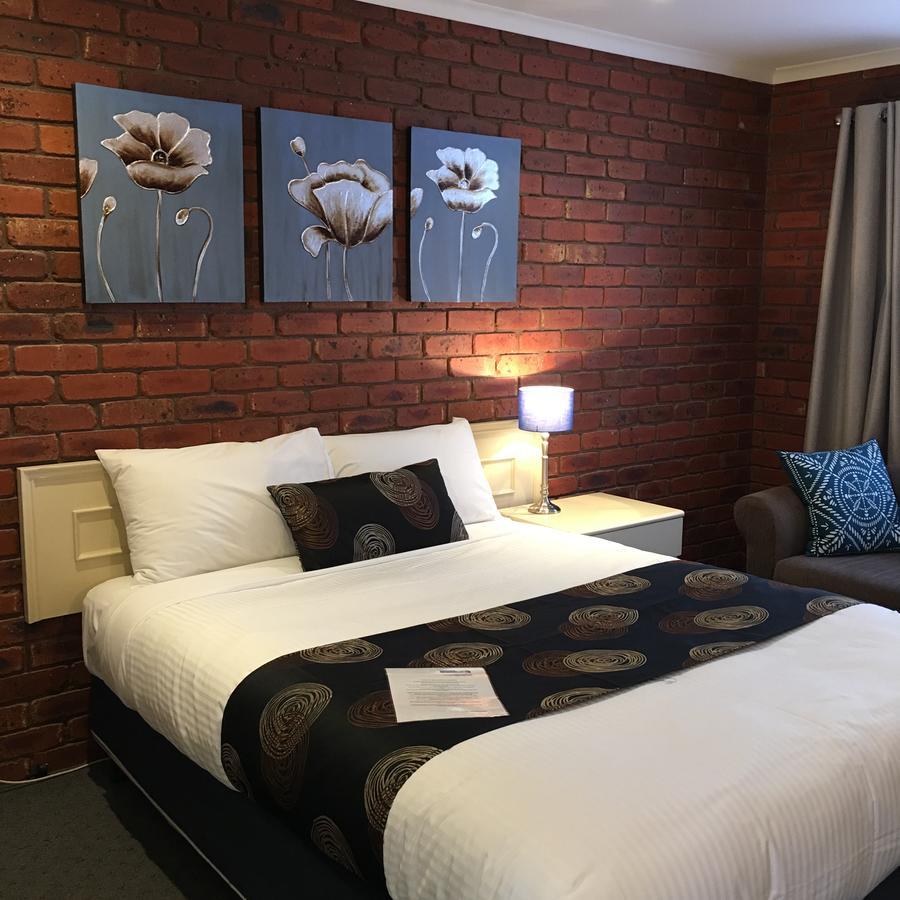 Melton Motor Inn And Apartments Екстер'єр фото