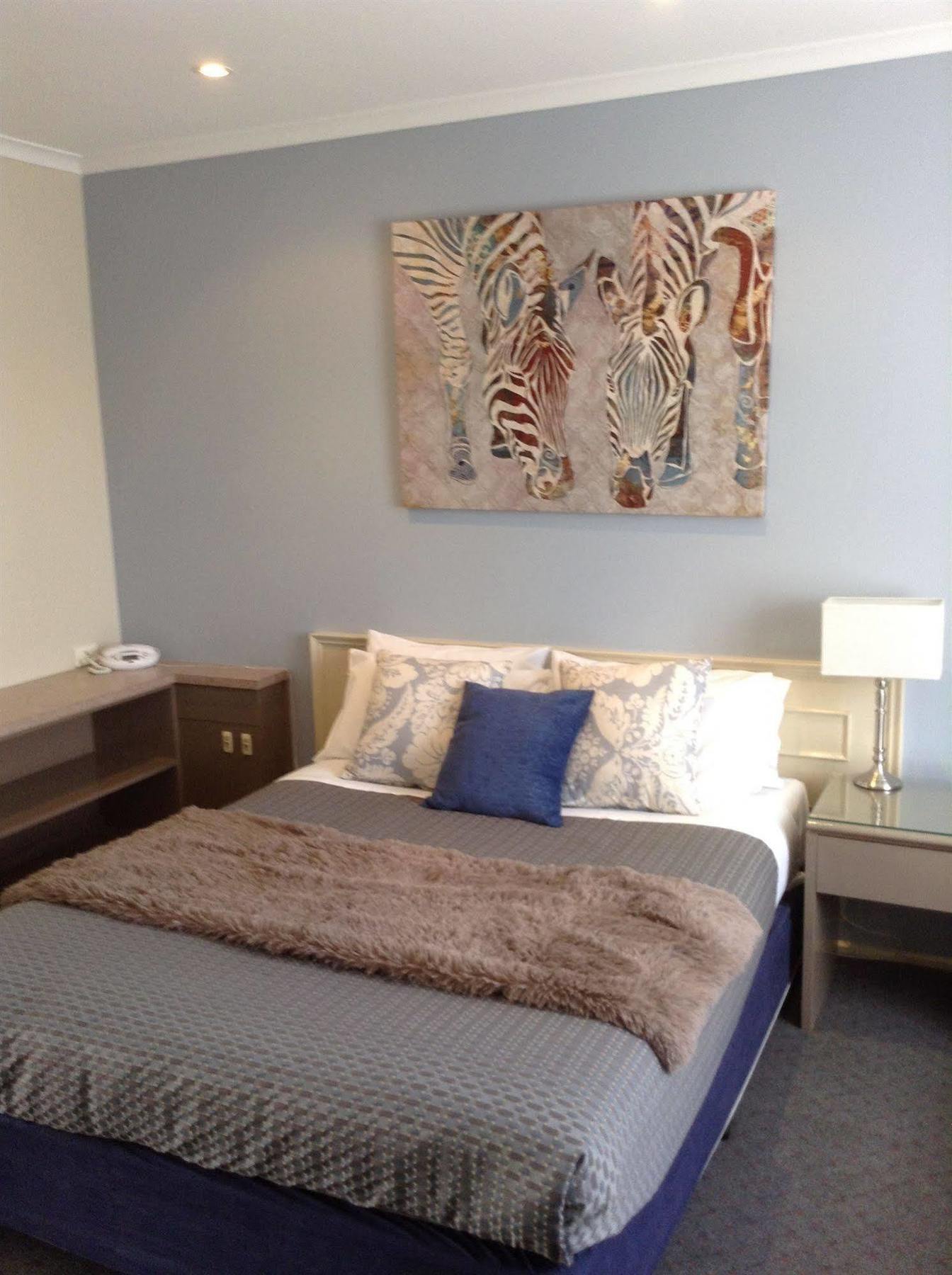 Melton Motor Inn And Apartments Екстер'єр фото