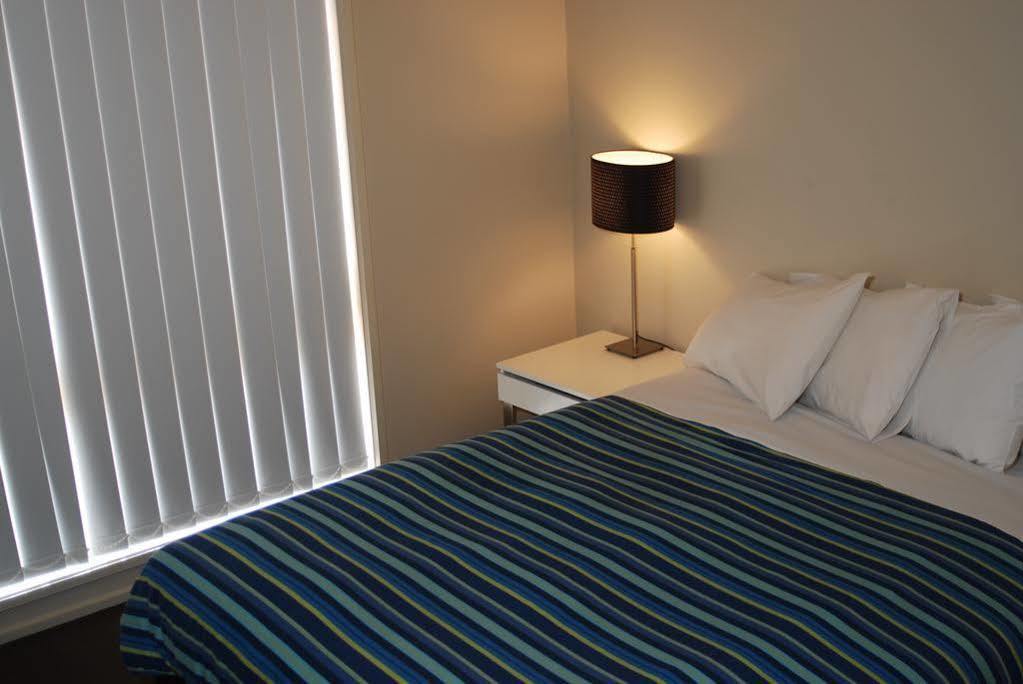 Melton Motor Inn And Apartments Екстер'єр фото